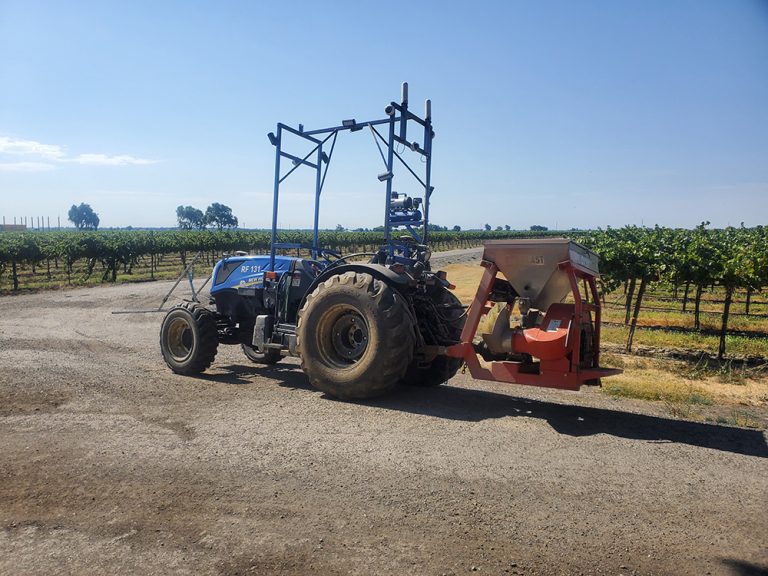 No Need for New Rigs: Kits convert regular tractors into self-driving machines No Need for New Rigs: Kits convert regular tractors into self-driving machines